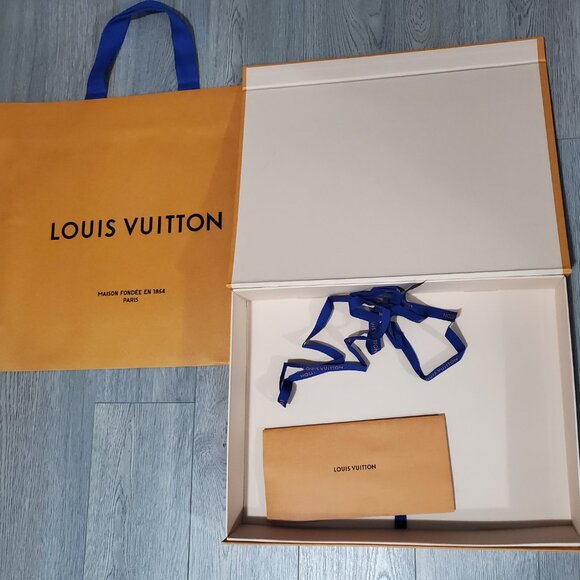 Louis Vuitton Shopping Bag & Box - Picture 2 of 3